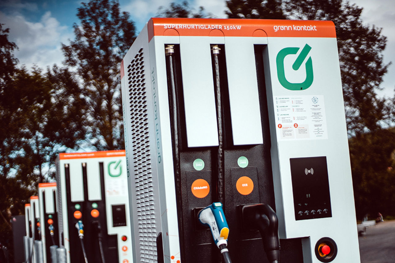 Charging station for electric car